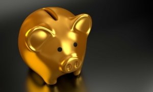 Crypto banks golden piggy bank for decentral publishing