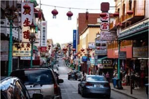 cars-driving-through-market-in-china